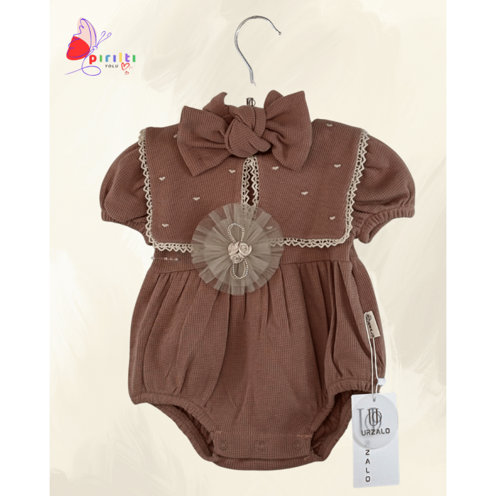 Kız Bebek Tulum Seti – Fiyonklu & Çoraplı Şık Tasarım