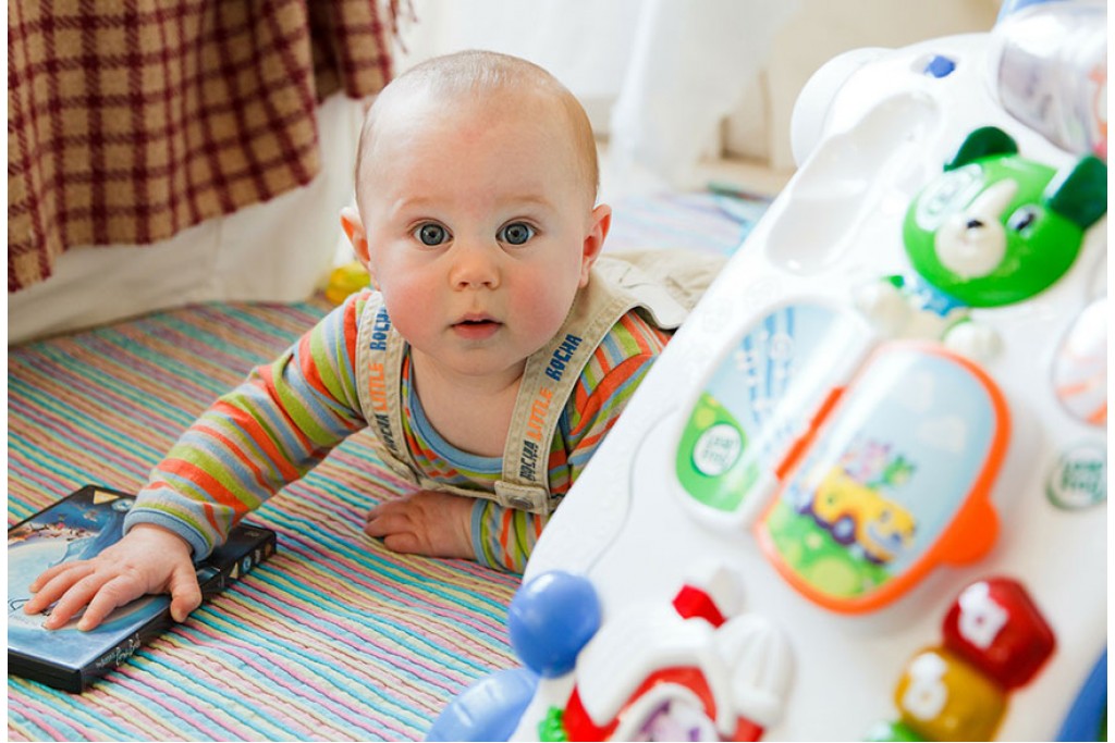 Mevsime Uygun Bebek ve Çocuk Kıyafetleri Nasıl Seçilir?